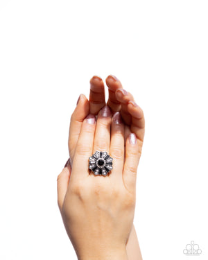 Paparazzi Sensational Splendor - Black Ring