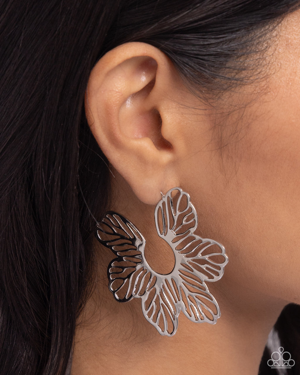 Paparazzi Floral Fame - Silver Earrings
