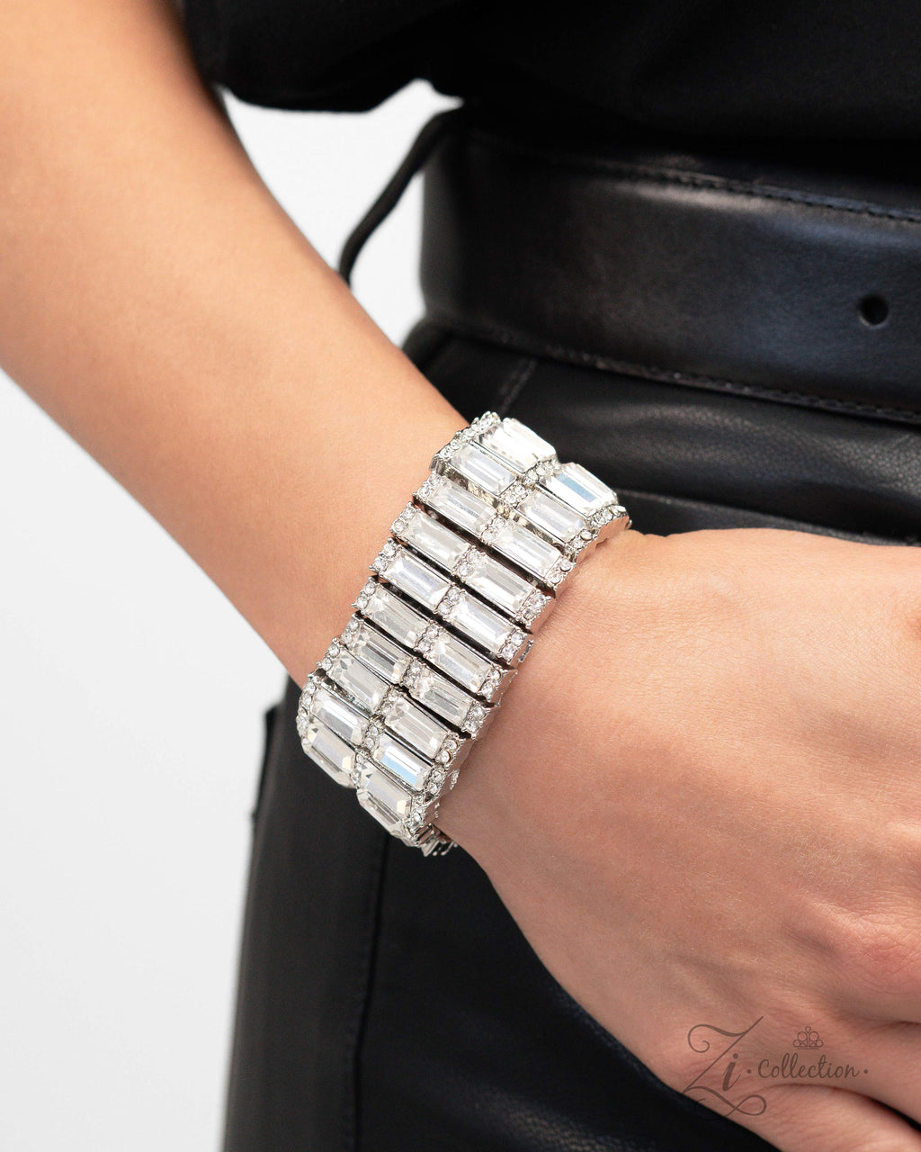 Paparazzi 2024 Zi Bracelet - Ambitious Arrangement White Bracelet