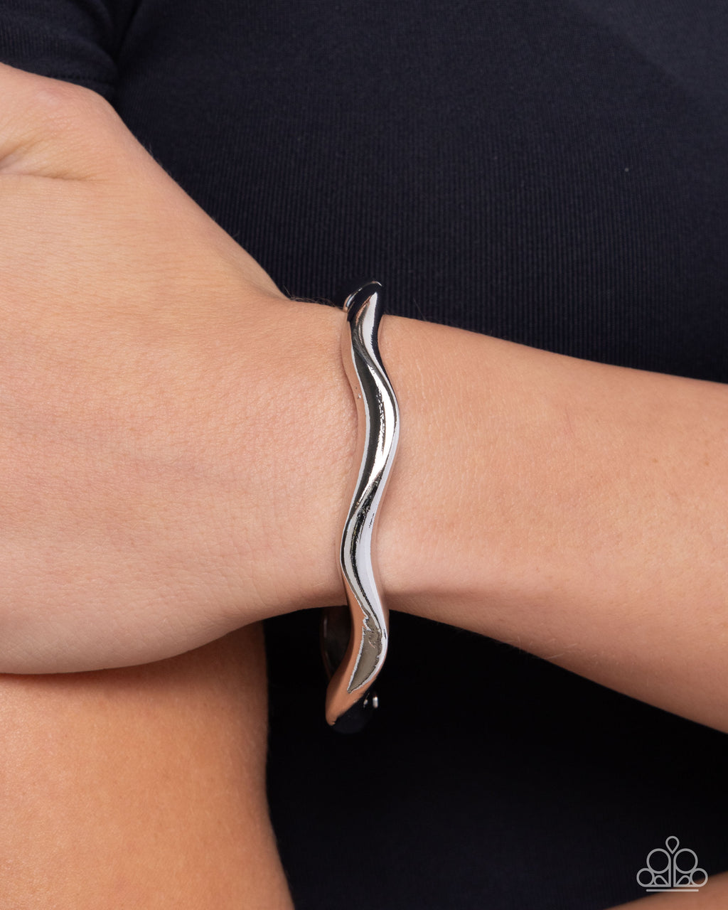 Paparazzi Waving Hello - Silver Bracelet