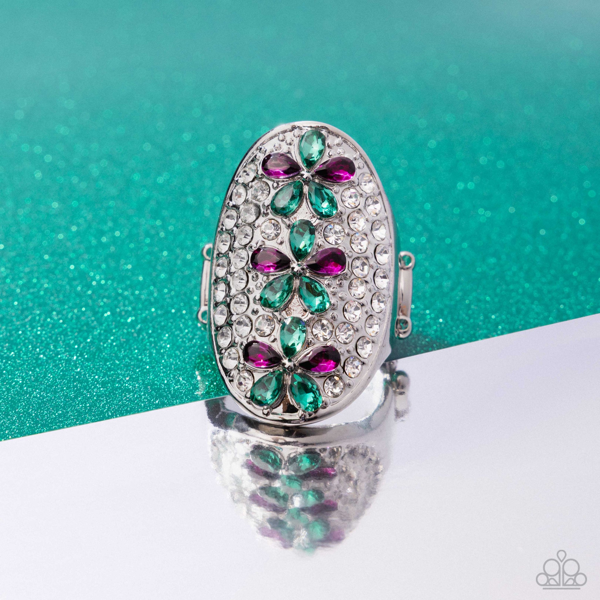 Paparazzi Linear Lush - Green Ring
