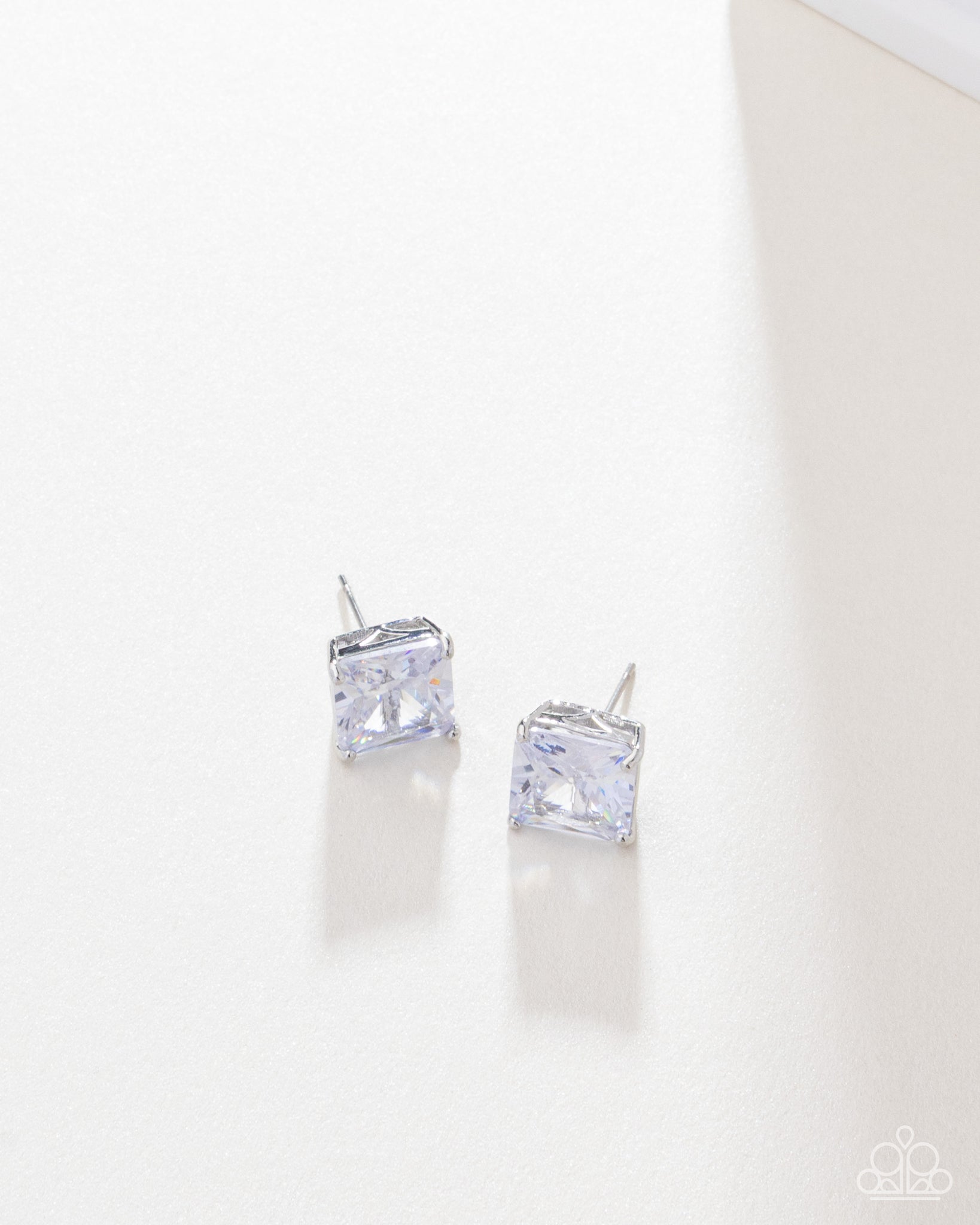 Paparazzi GLOW Time - White Post Earrings