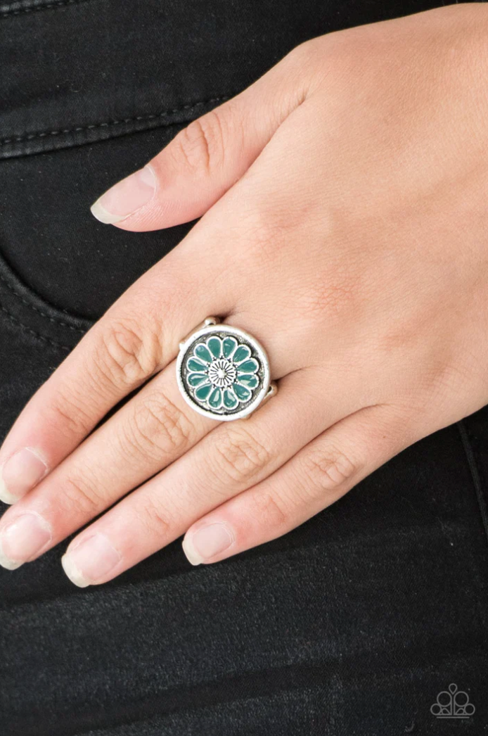 Paparazzi Garden View - Green Ring