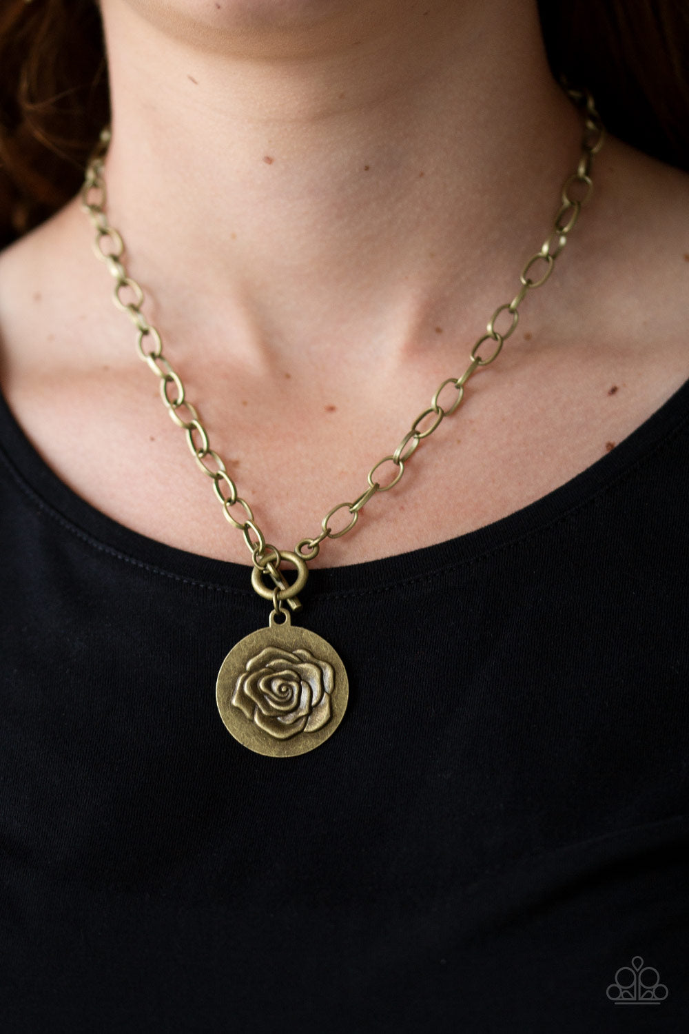 Paparazzi Beautifully Belle - Brass Necklace
