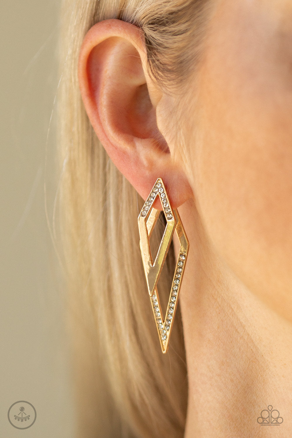 Paparazzi Point-BANK - Gold Earrings