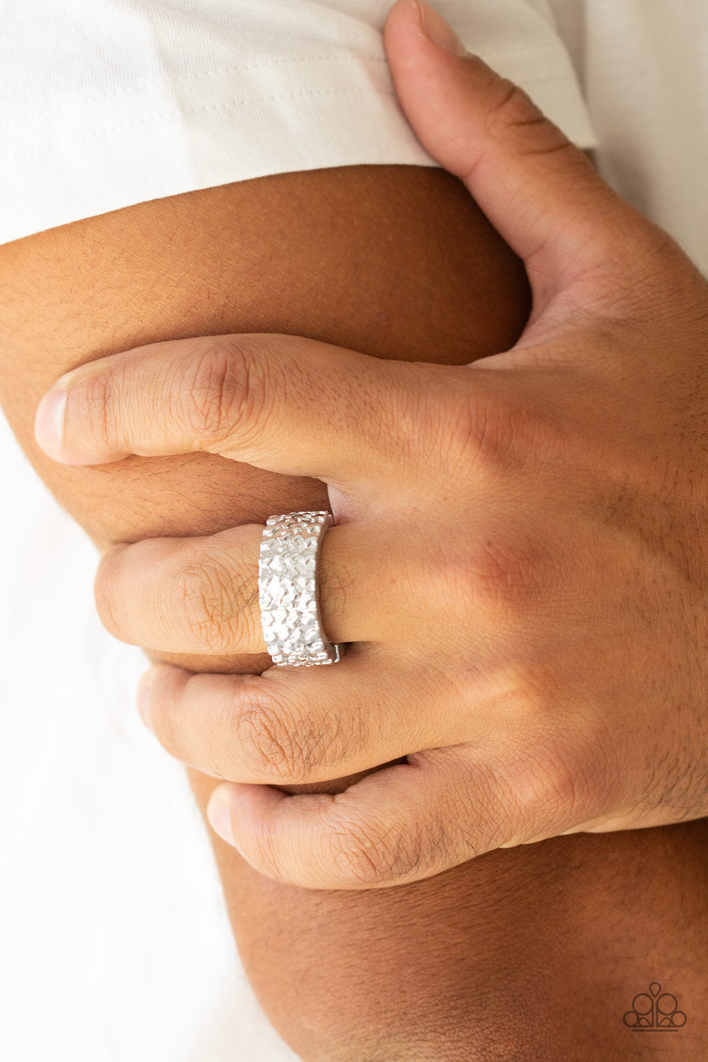 Paparazzi All Wheel Drive - Silver Ring