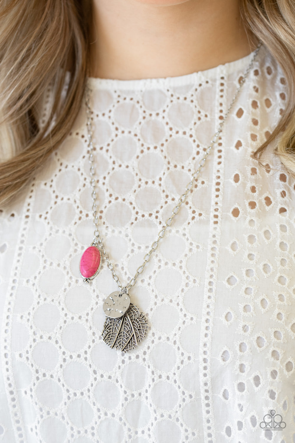 Paparazzi   Free-Spirited Forager - Pink Necklace