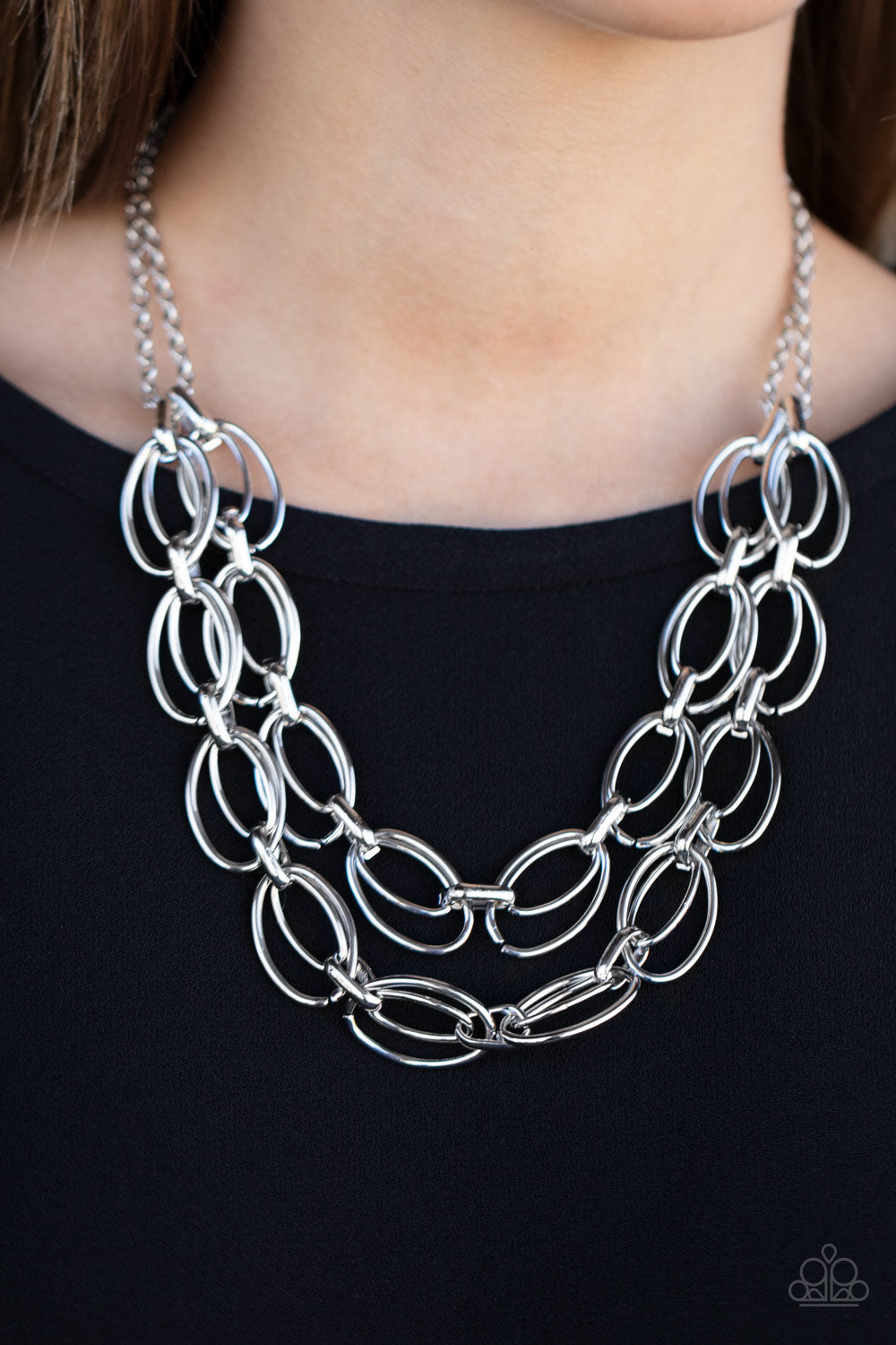 Paparazzi Status Quo - Silver Necklace