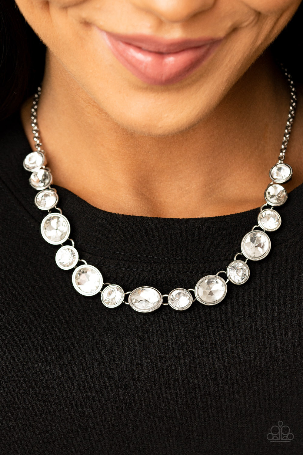 Paparazzi Life of the Party  November 2020 Exclusive - Girls Gotta Glow White Necklace