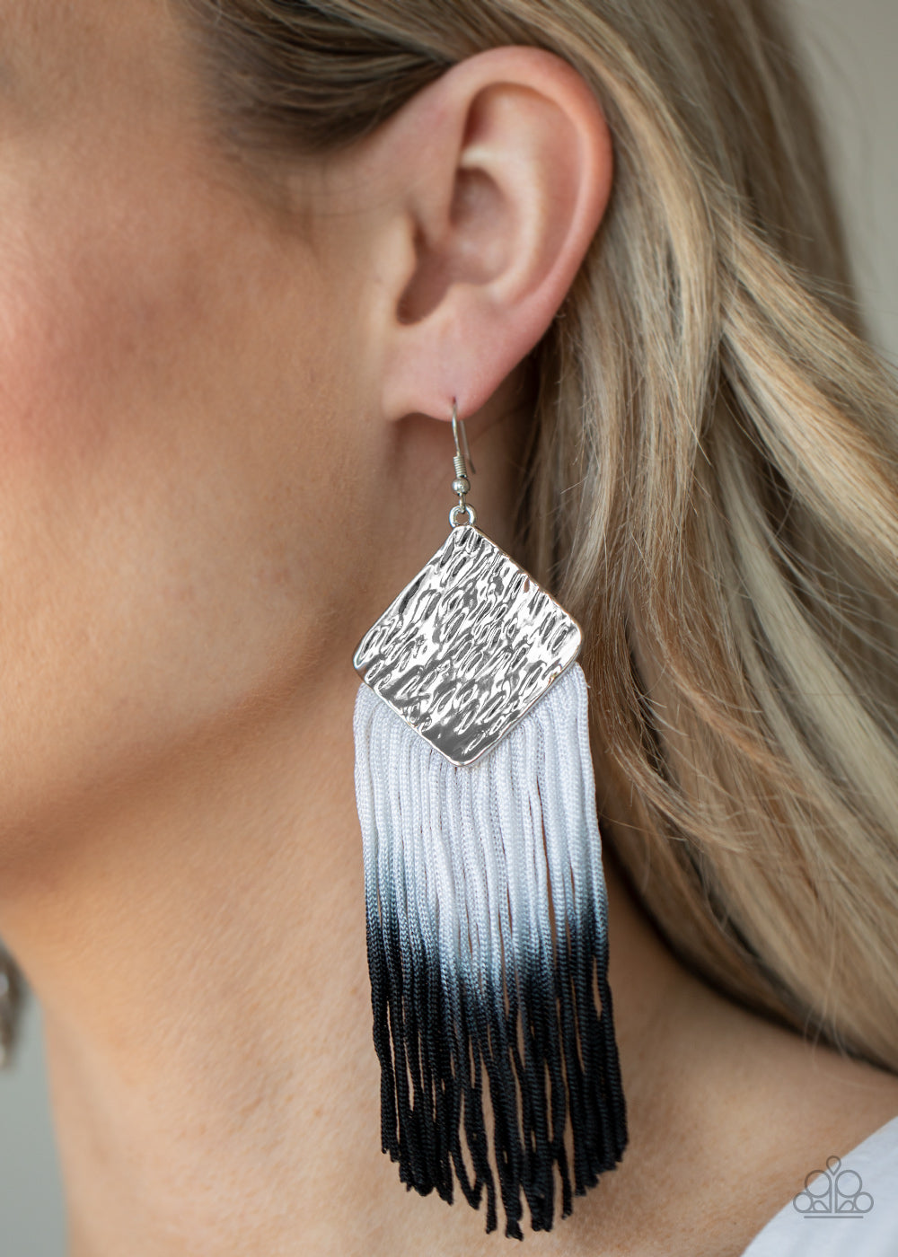 Paparazzi DIP The Scales - Black Earrings