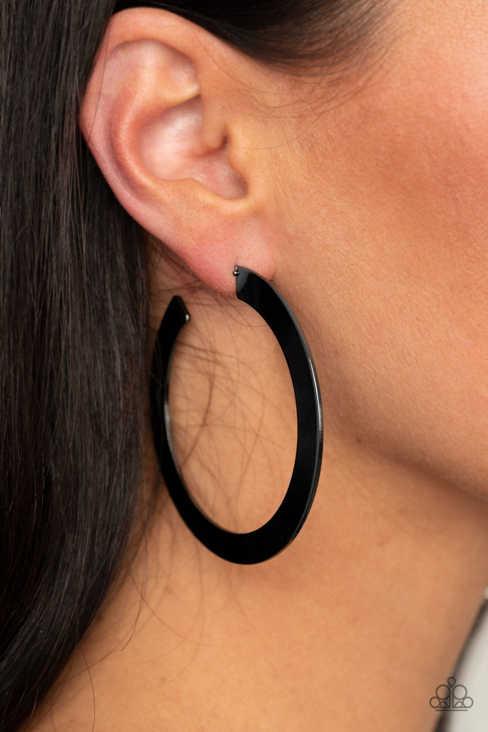 Paparazzi The Inside Track - Black Earrings