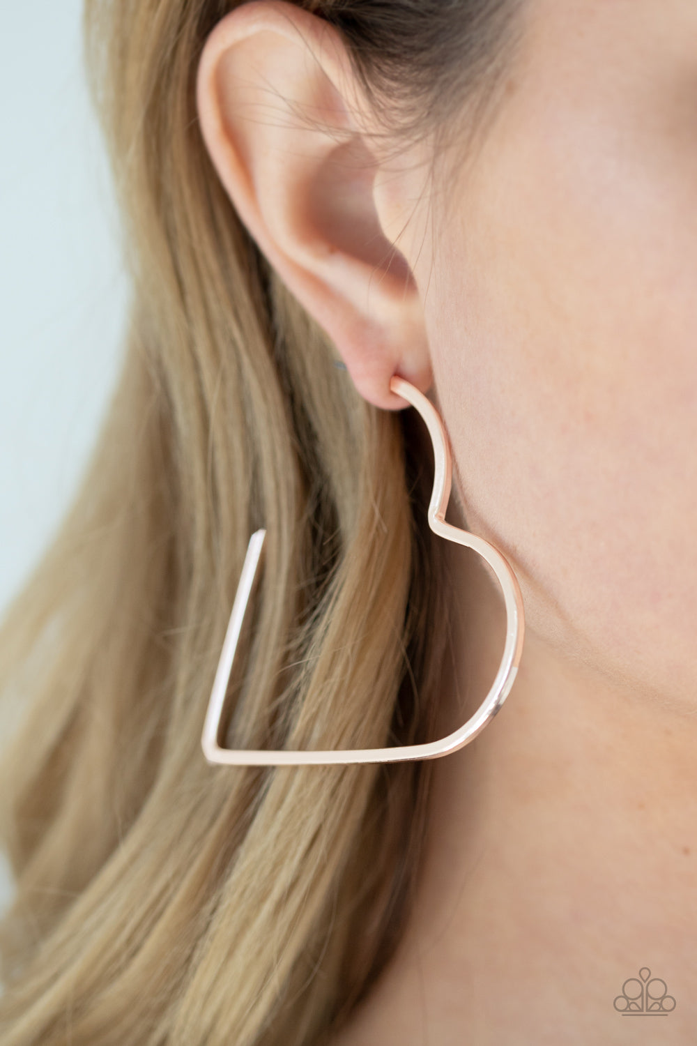 Paparazzi I HEART a Rumor - Rose Gold Earrings