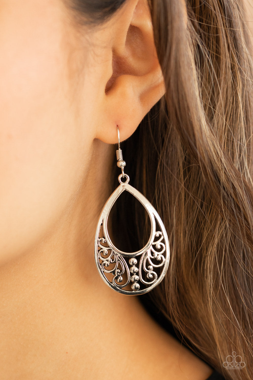 Paparazzi Stylish Serpentine - Silver Earrings