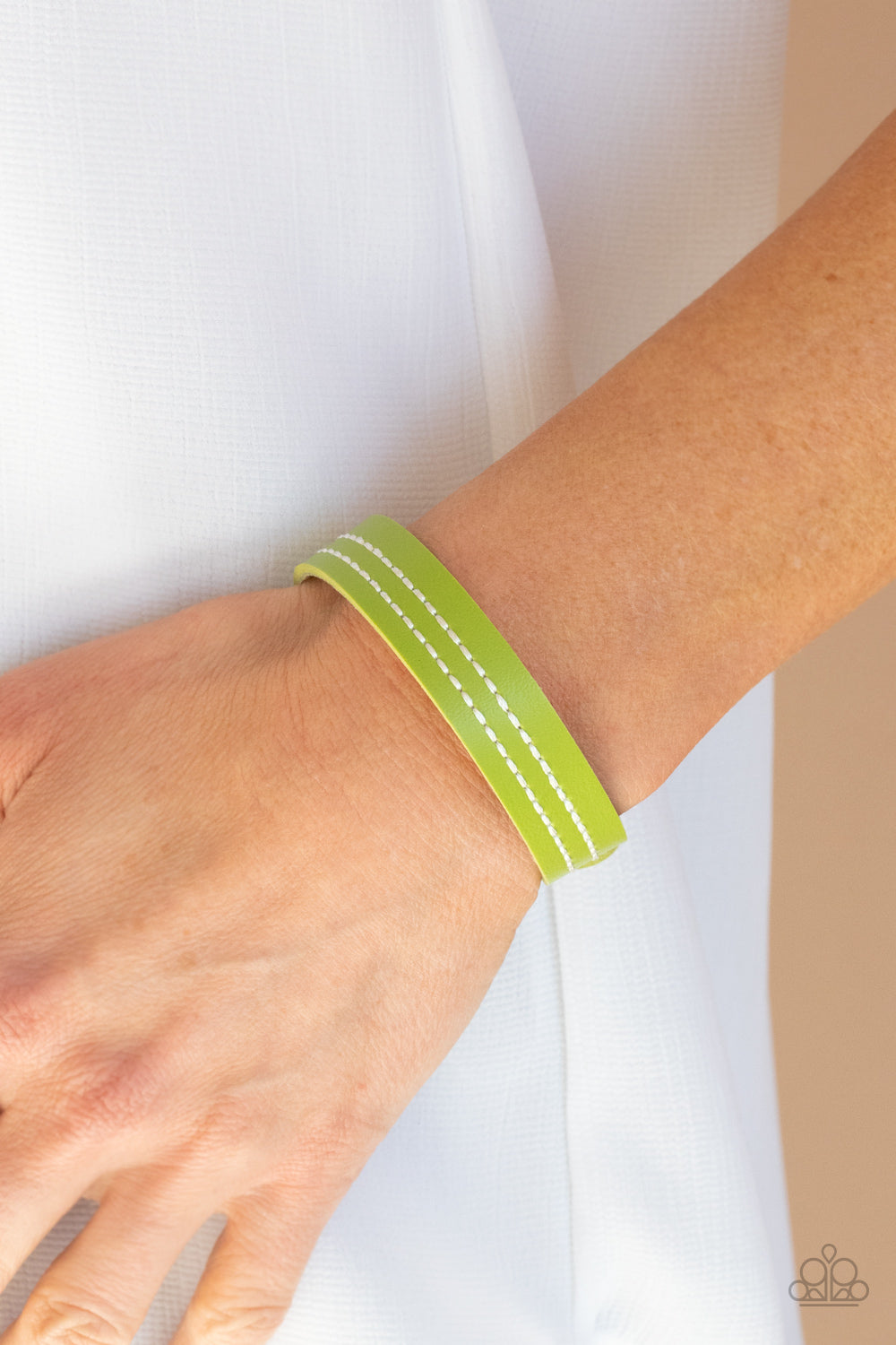 Paparazzi Life is WANDER-ful - Green Bracelet