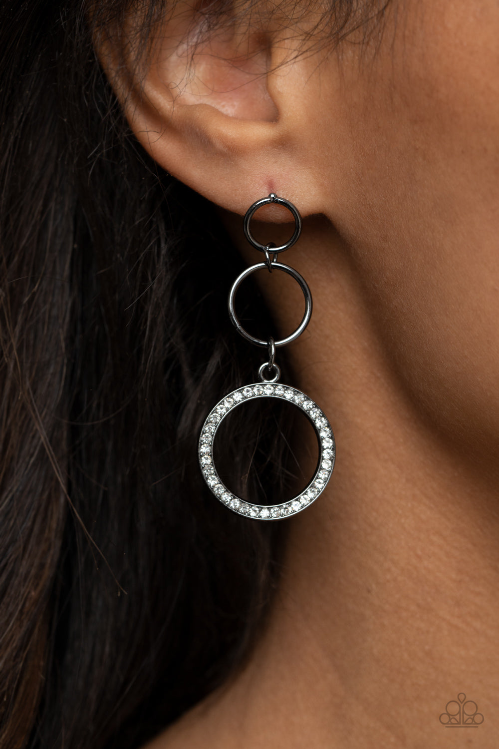 Paparazzi Rule-Breaking Radiance - Black Earrings
