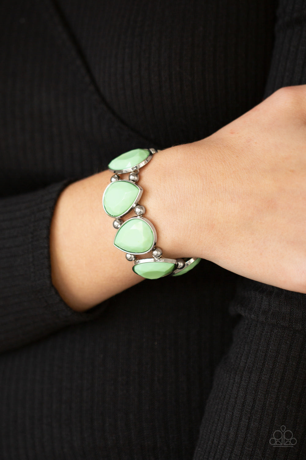 pairs of classic silver beads, faceted Green Ash teardrop frames alternate right side up and upside down along a stretchy band