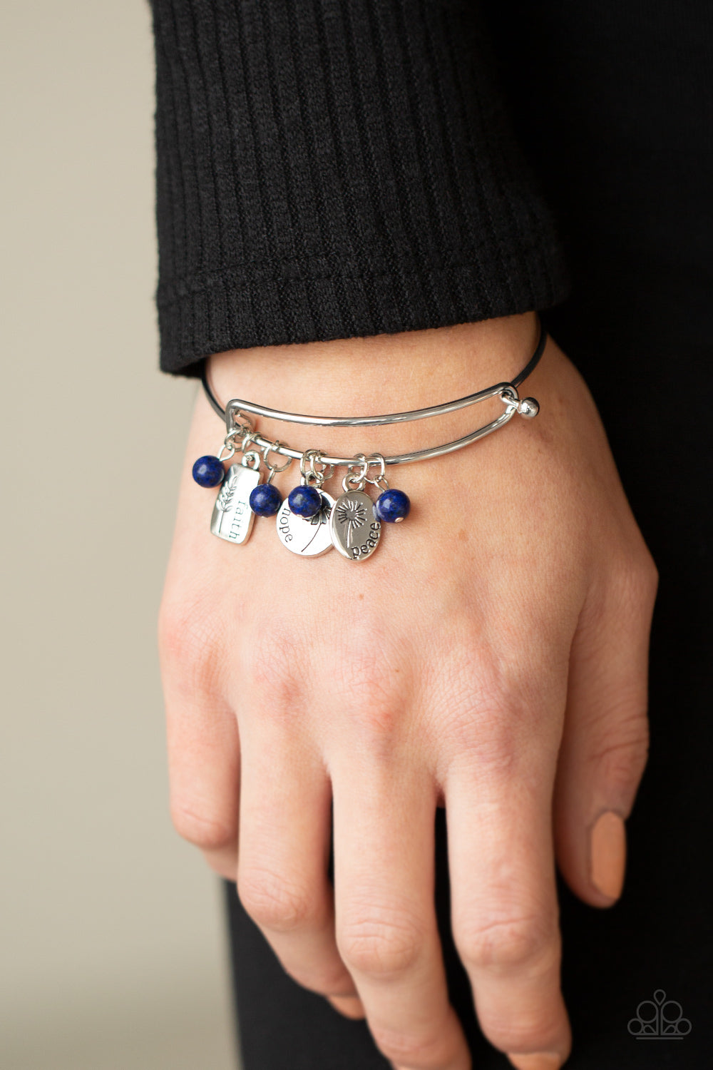 Paparazzi GROWING Strong - Blue Bracelet