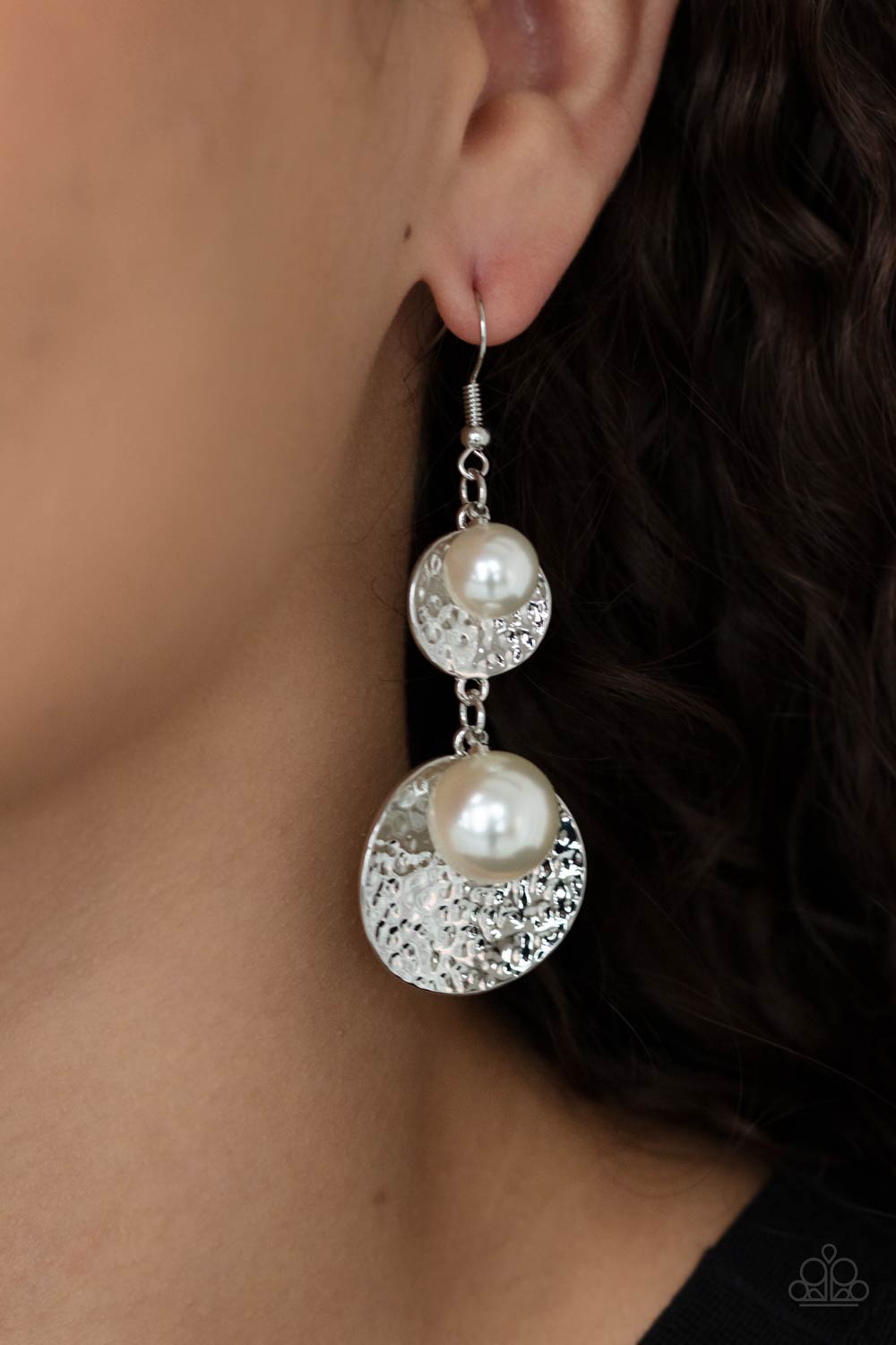 Paparazzi Pearl Dive - White Earrings