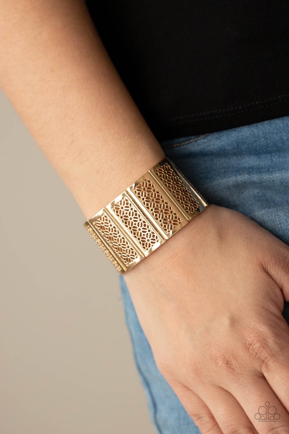 Gold, Stretchy