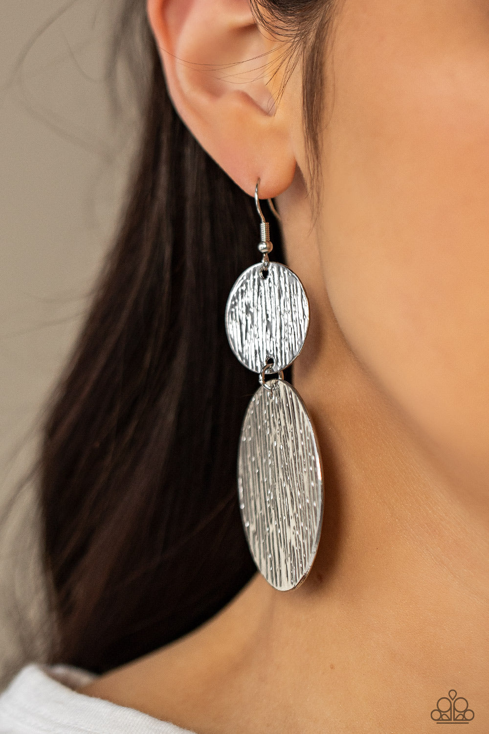 Paparazzi Status CYMBAL - Silver Earrings