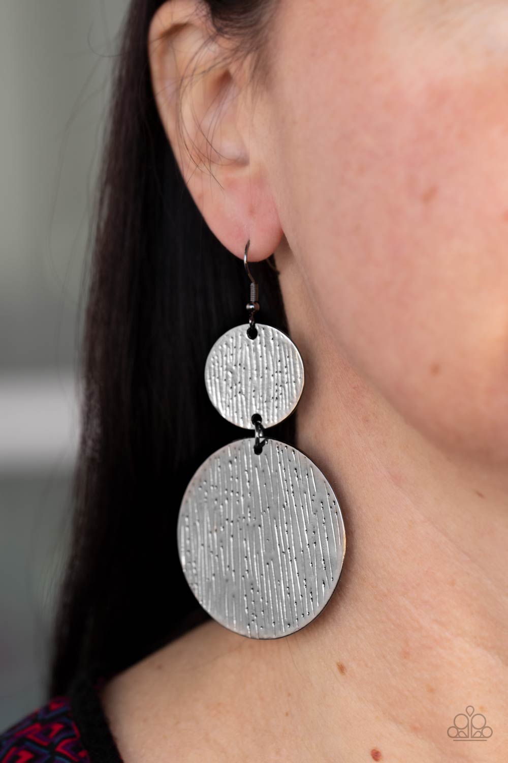 Paparazzi Status CYMBAL - Black Earrings