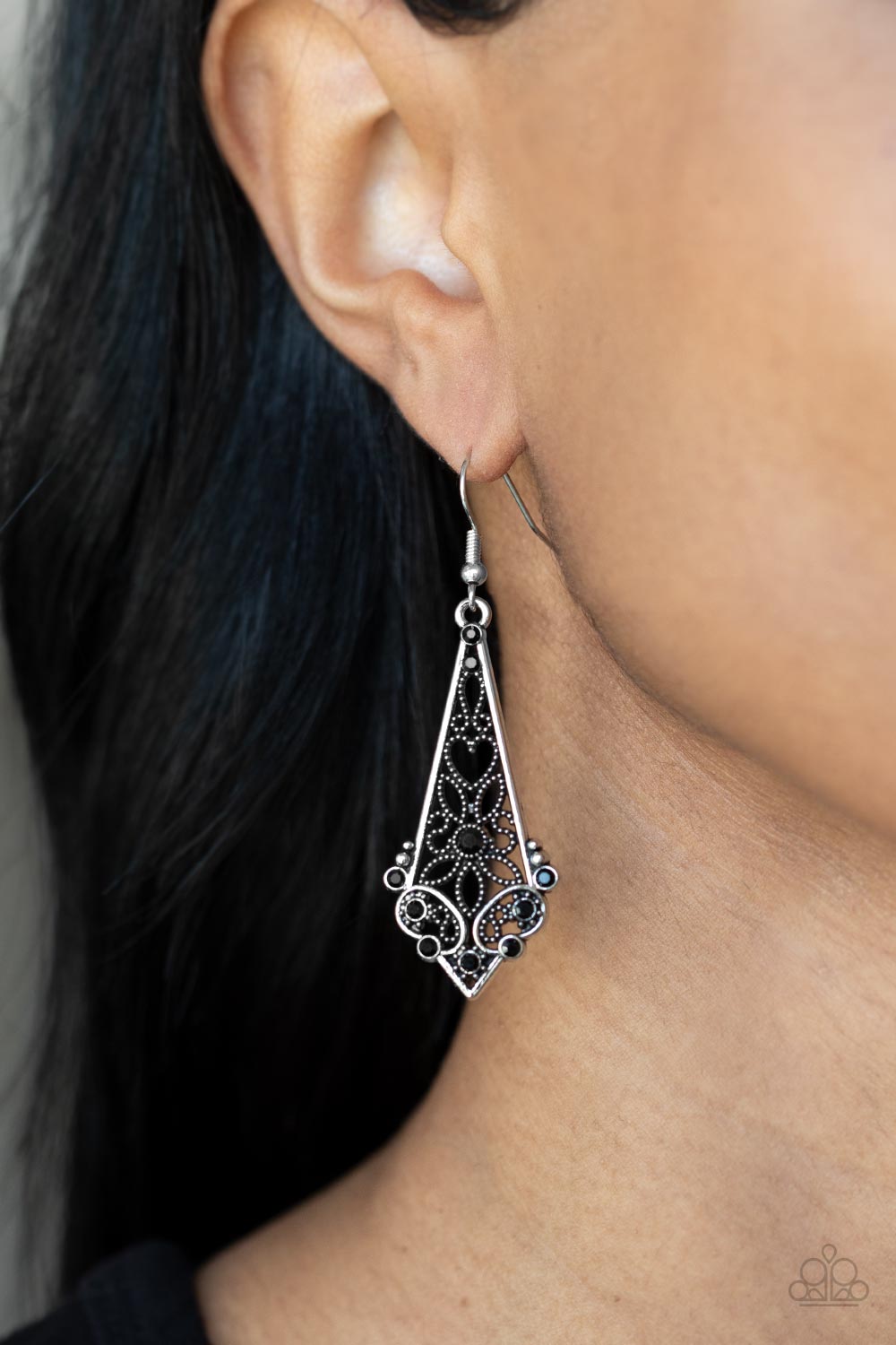 Paparazzi Casablanca Charisma - Black Earrings