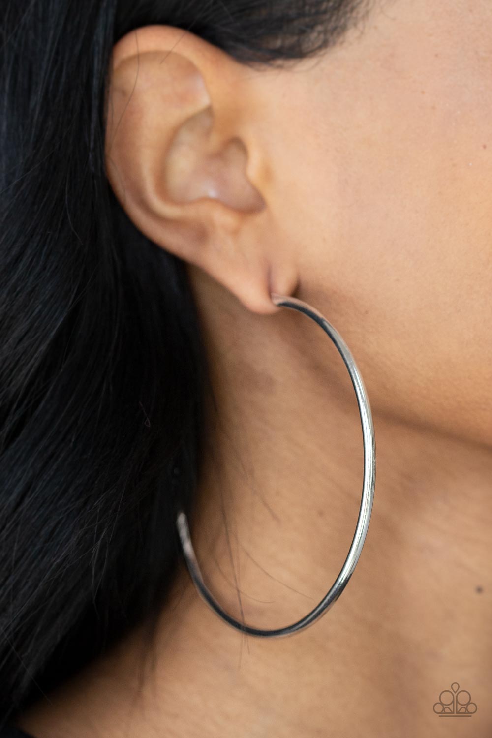 Paparazzi Mega Metro - Silver Earring
