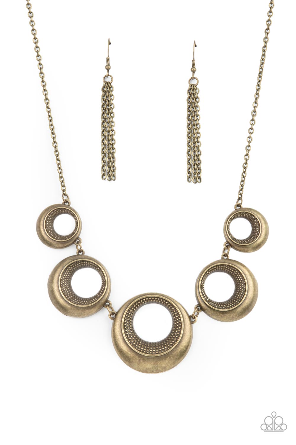 ntiqued collection of beveled brass hoops gradually increase in size as they link below the collar for a bold metallic look