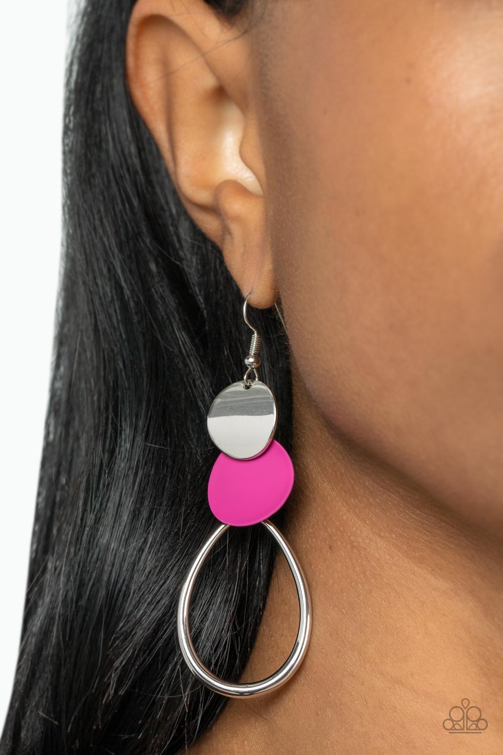 slightly bent surfaces, a shiny silver and Fuchsia Fedora matte disc links with an airy silver teardrop frame