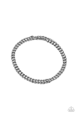 round links, a silver chain is threaded along a stretchy band