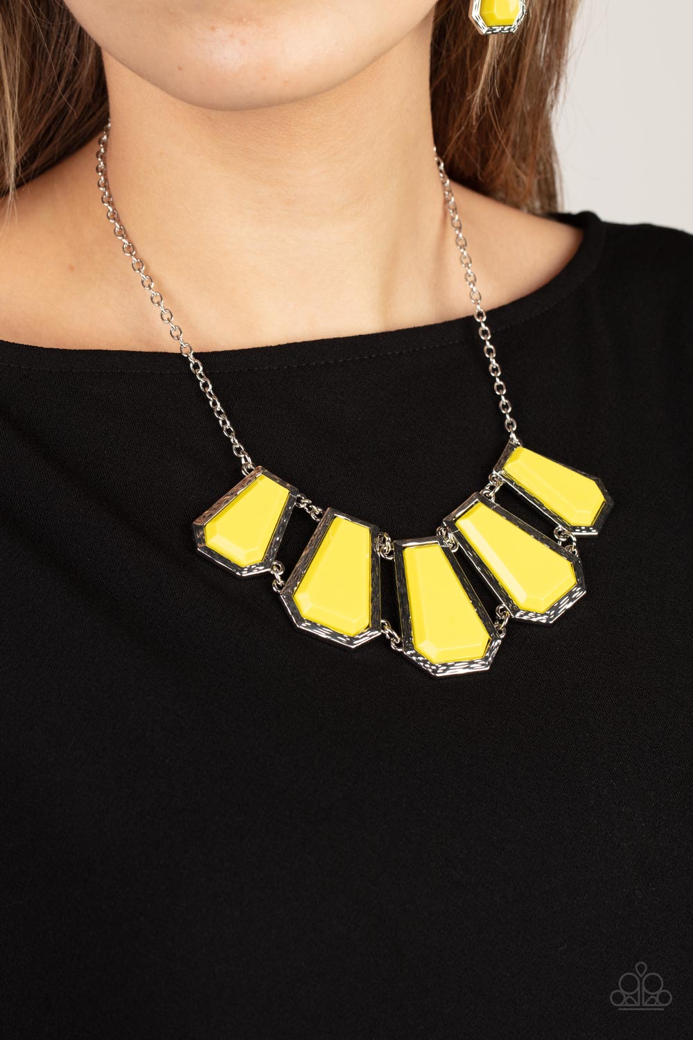 Paparazzi Stellar Heiress - Yellow Necklace