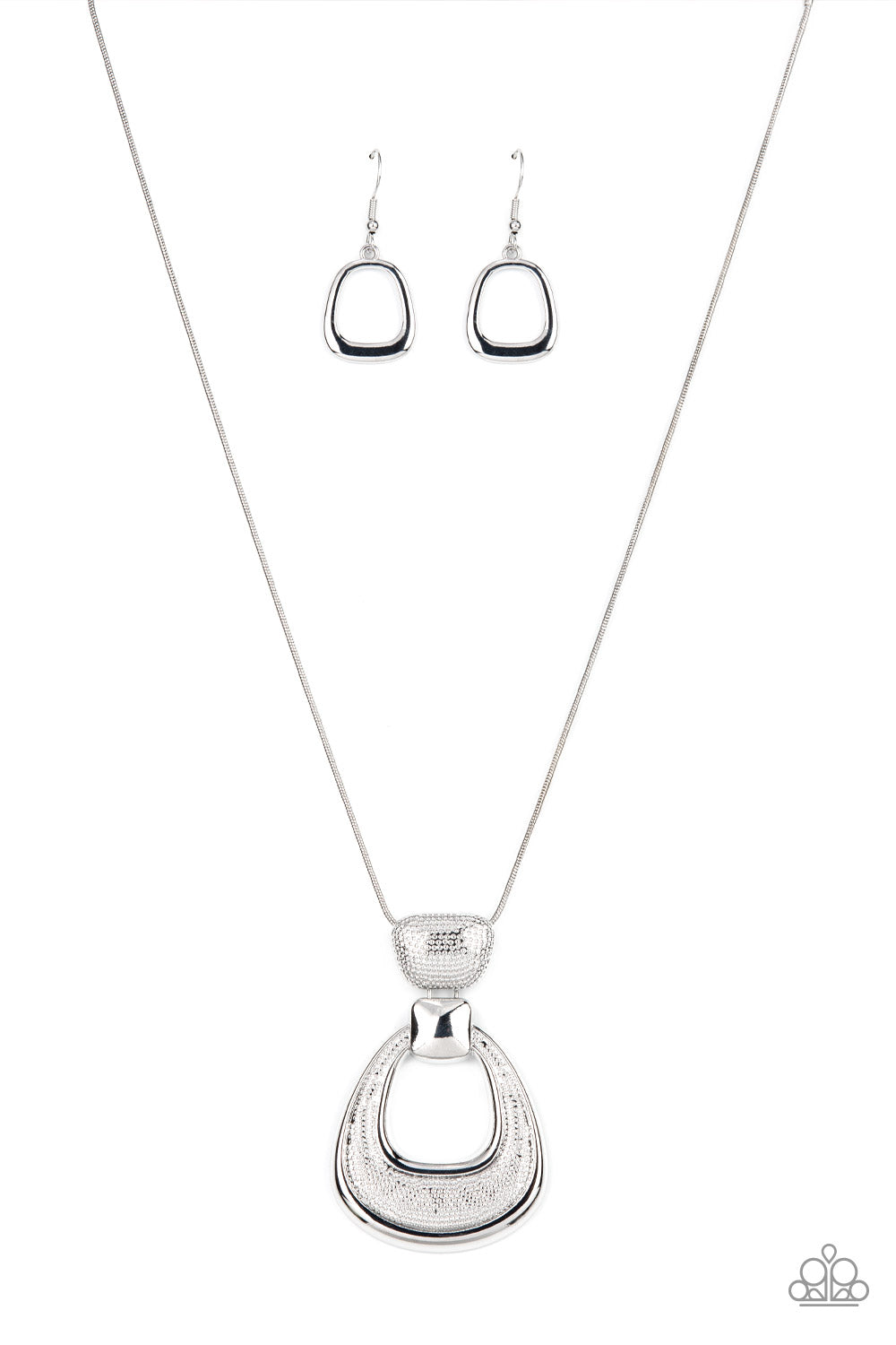 Paparazzi Park Avenue Attitude - Silver Necklace