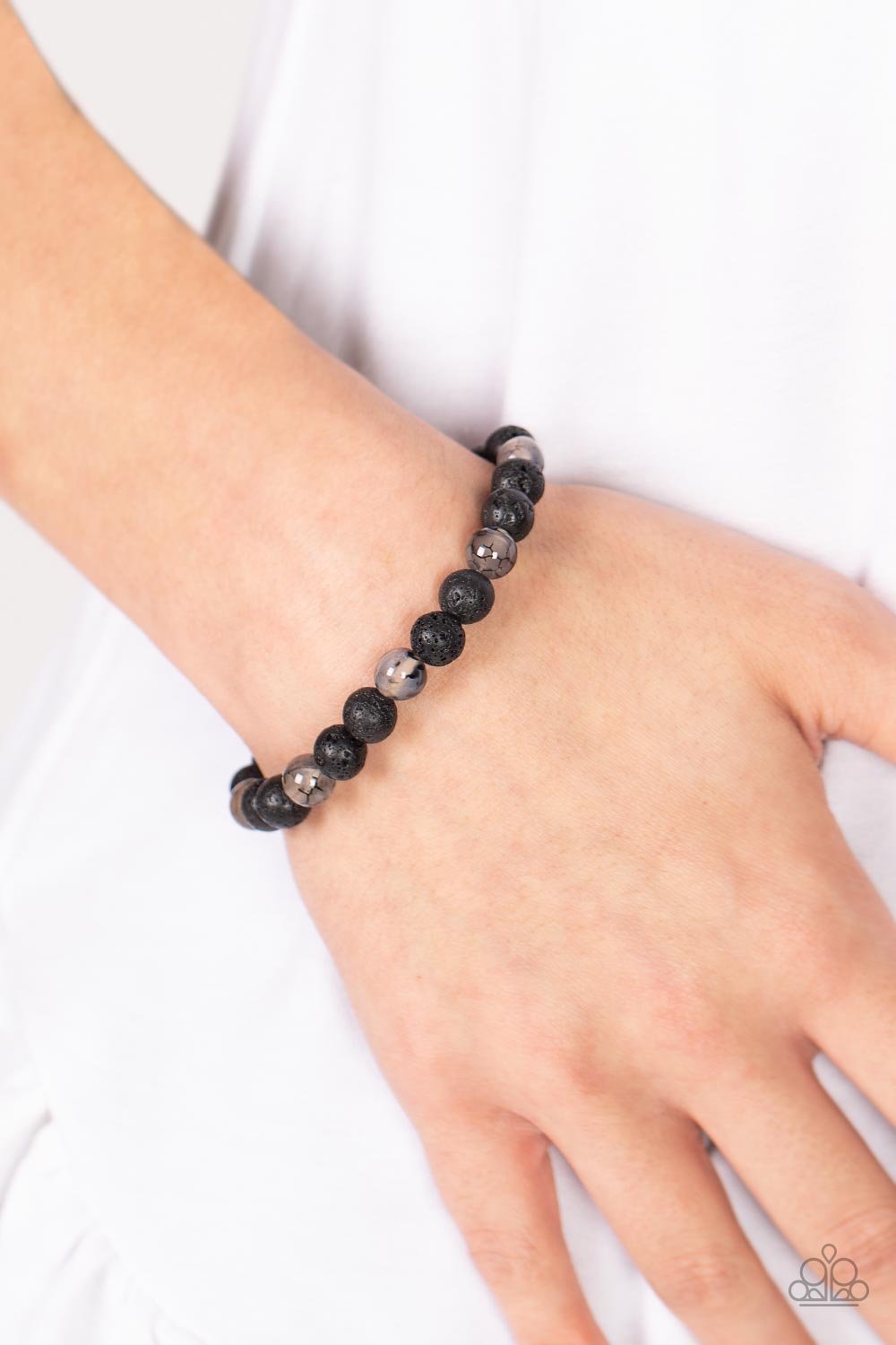 Paparazzi  Molten Mogul - Black Bracelet