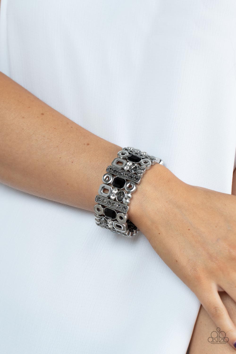 Paparazzi Dynamically Diverse - Black Bracelet