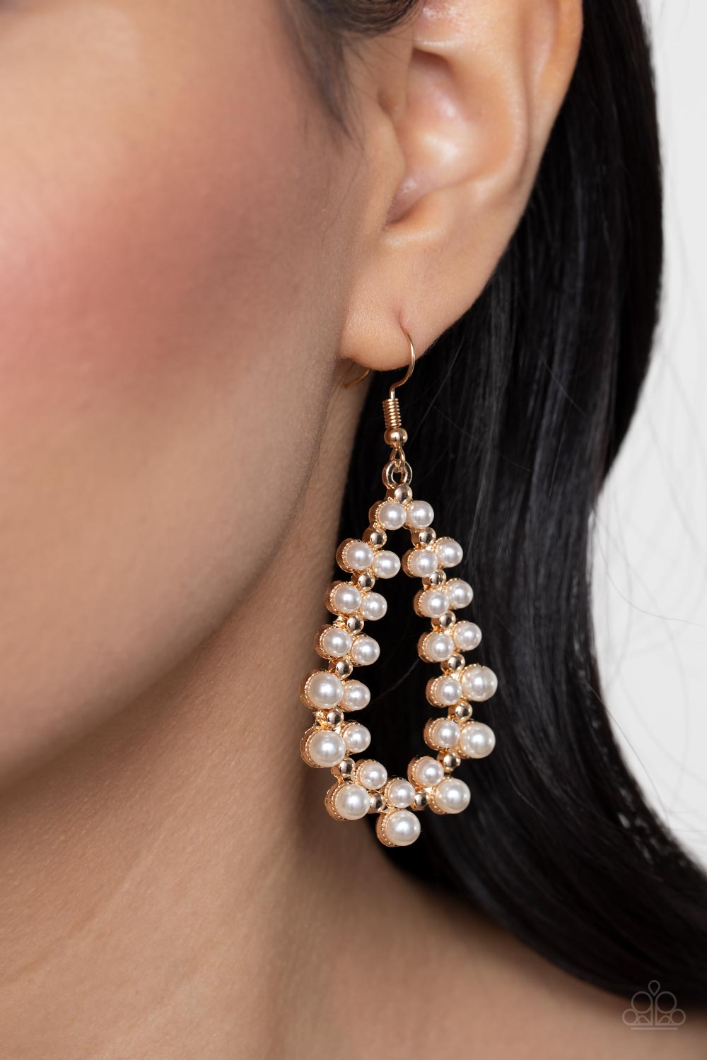 Paparazzi Absolutely Ageless - Gold Earrings