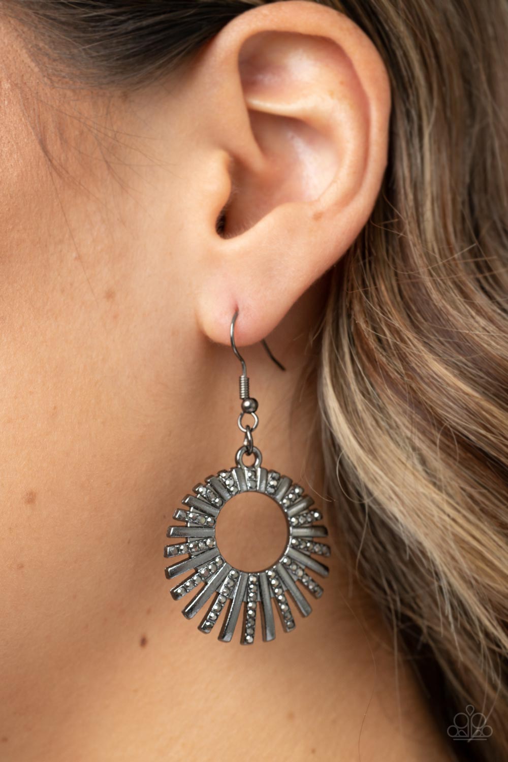 Paparazzi Rebel Resplendence - Black Earrings