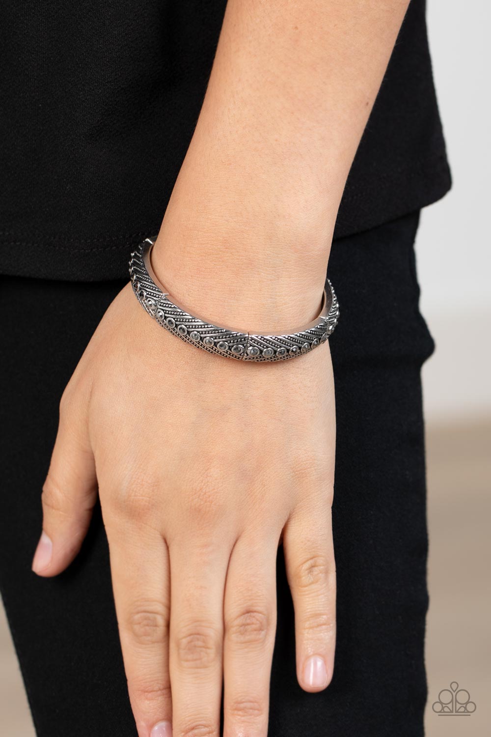 Paparazzi Risk-Taking Twinkle - Silver Bracelet