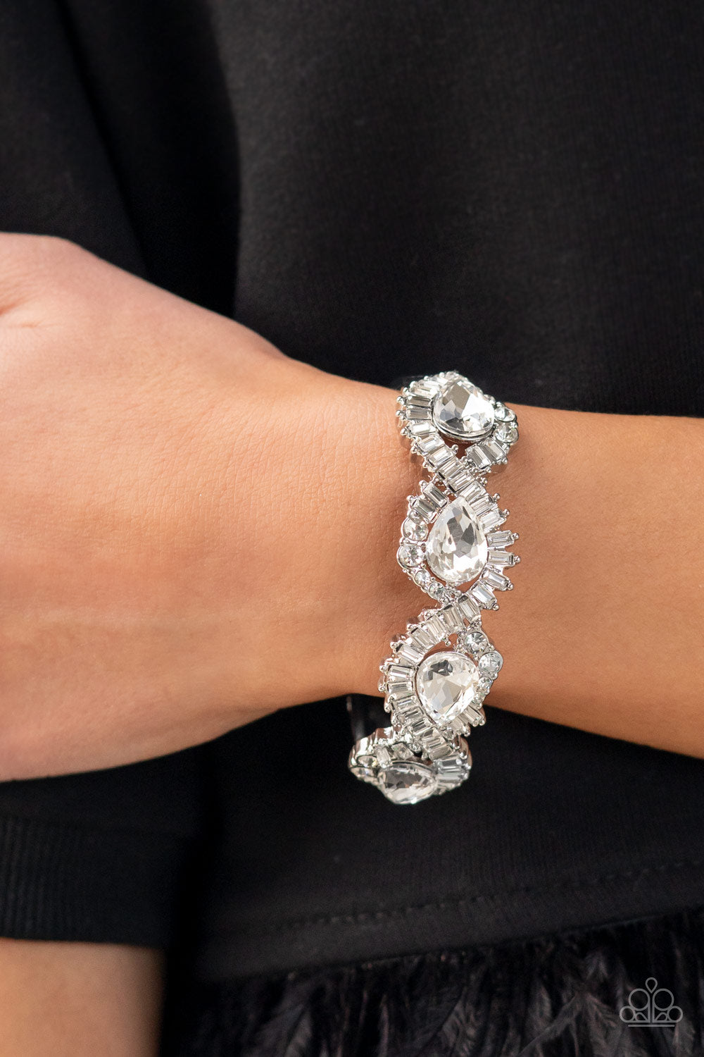 Paparazzi EMP 2022 Exclusive - For the Win White Bracelet