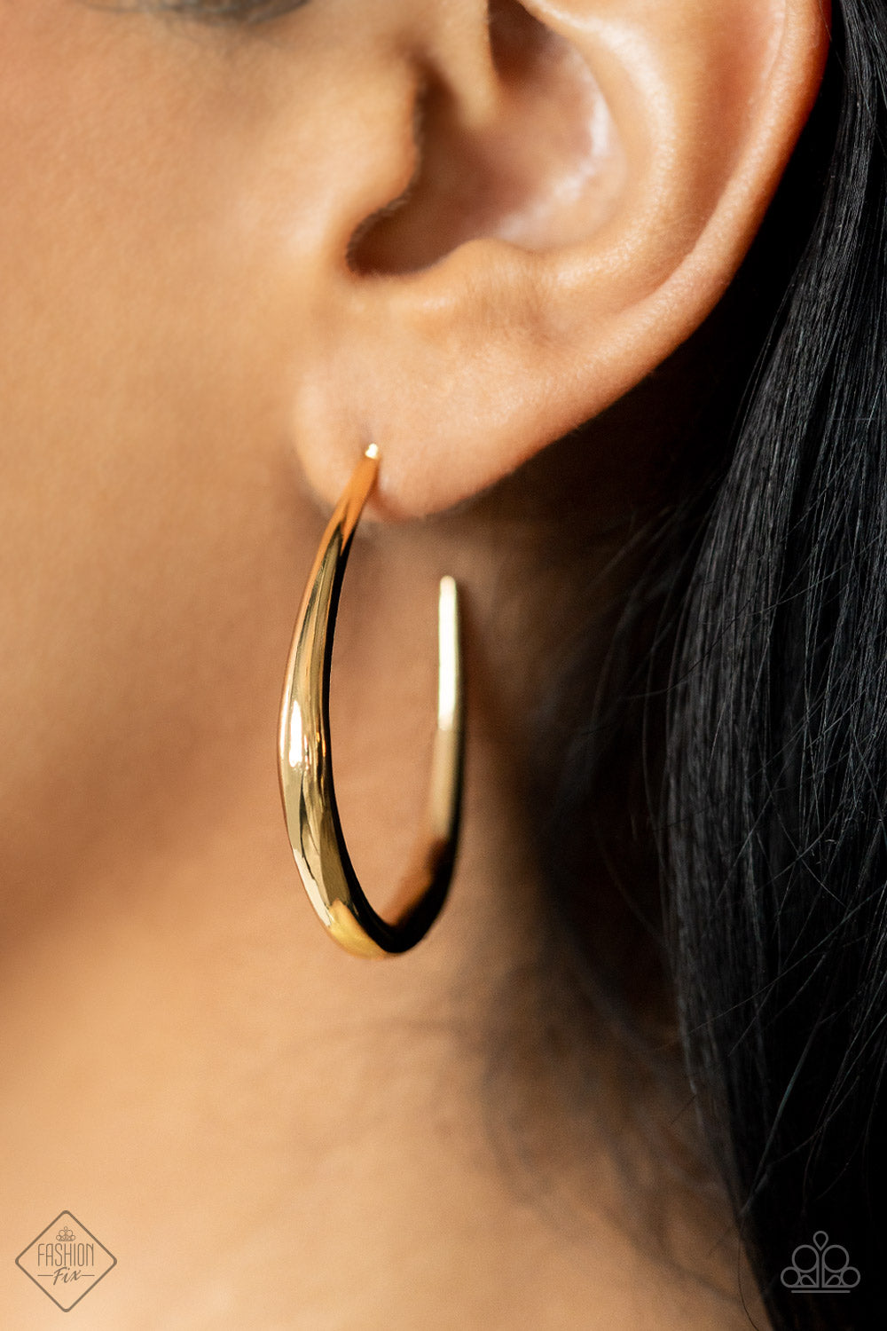 Paparazzi CURVE Your Appetite - Gold Earrings