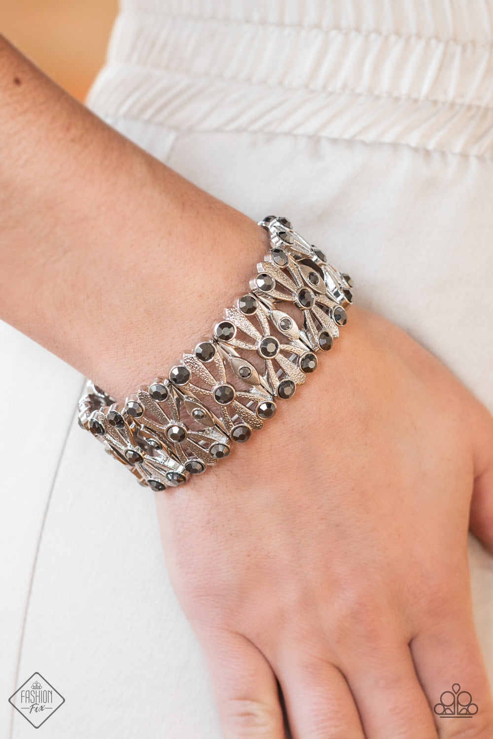 Paparazzi Dynamically Diverse - White Bracelet