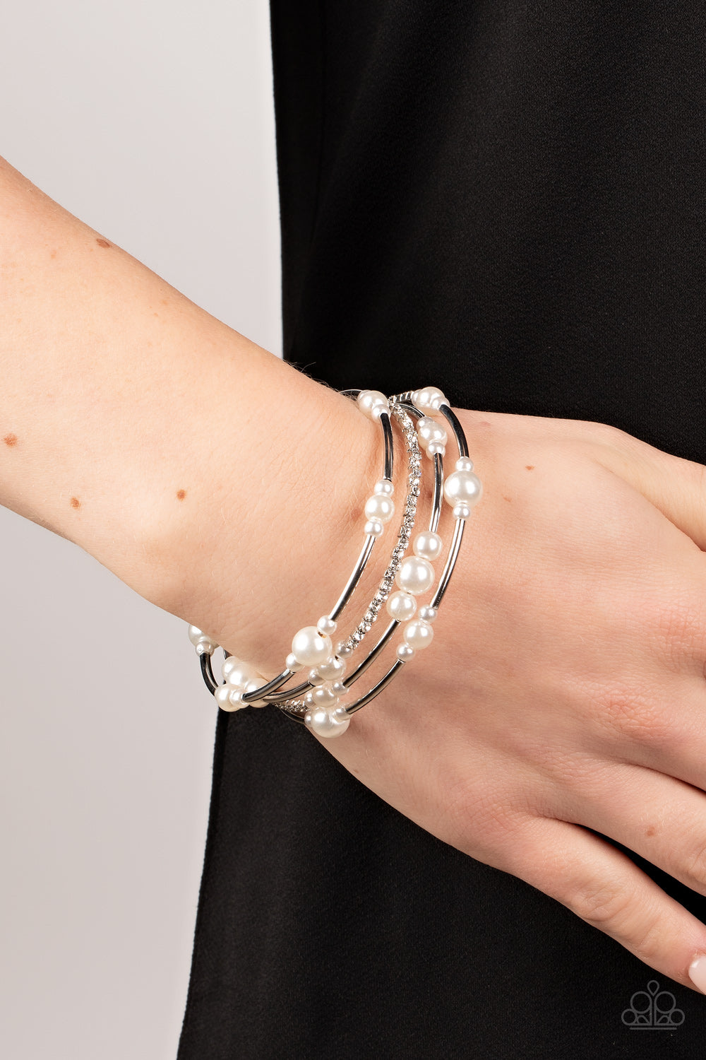 Paparazzi Marina Masterpiece - White Bracelet