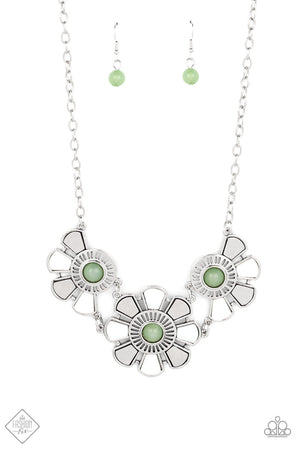 Paparazzi Aquatic Garden - Green Necklace