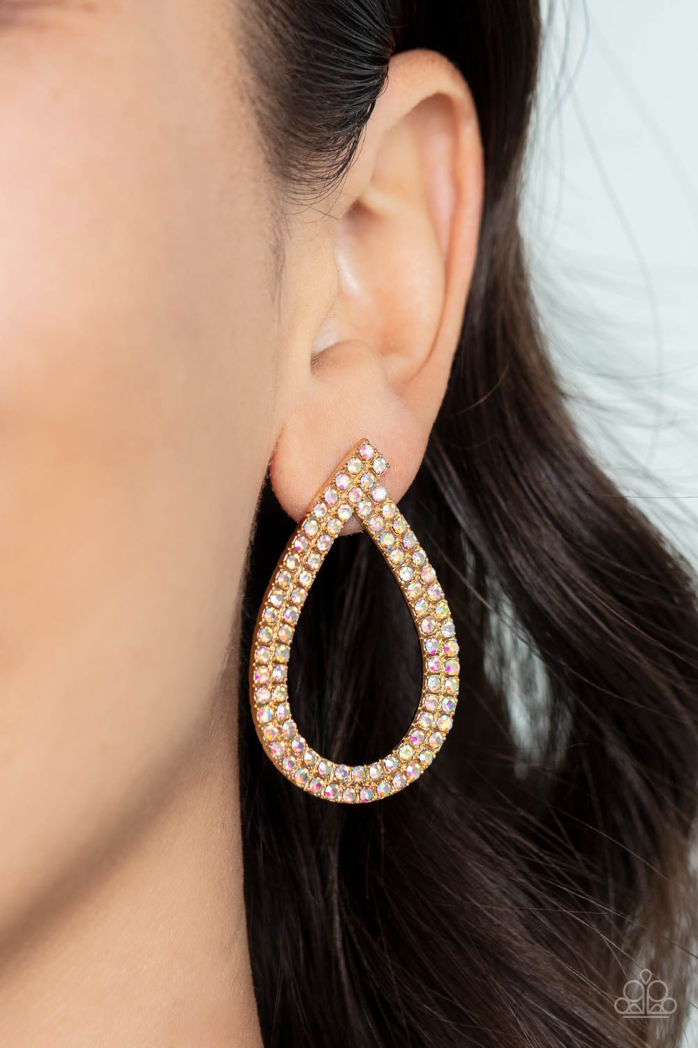 Paparazzi Diva Dust - Gold Earrings