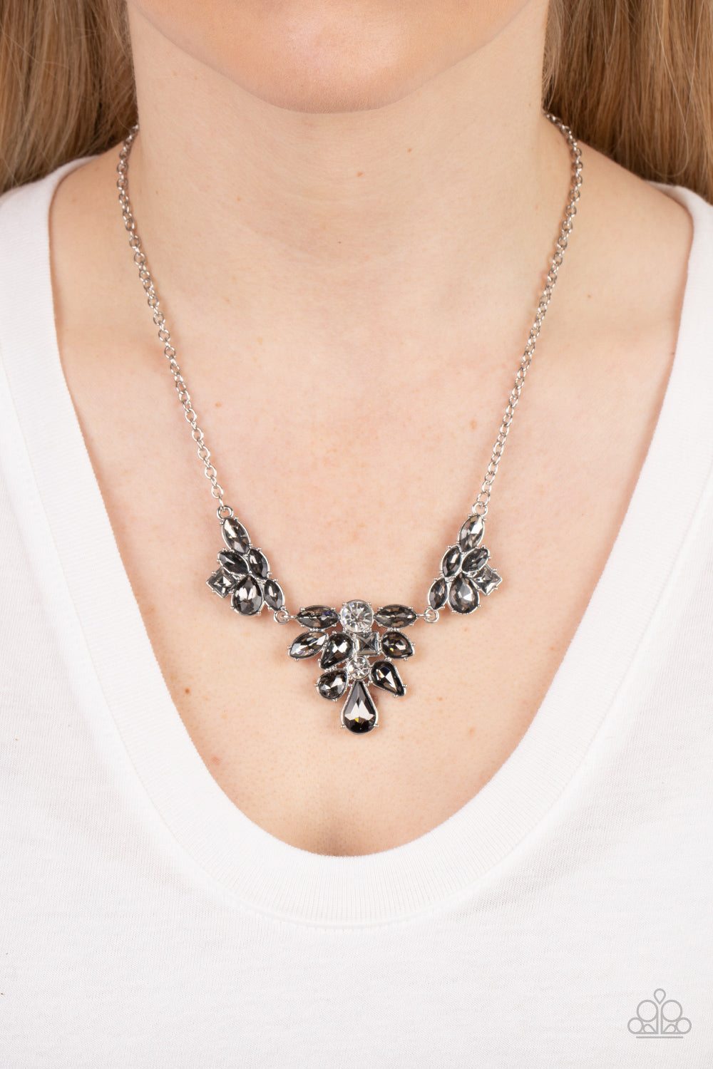 Paparazzi Completely Captivated - Silver Necklace
