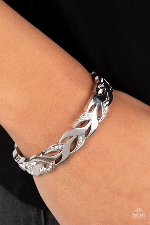 Paparazzi Editor-in-LEAF - White Bracelet