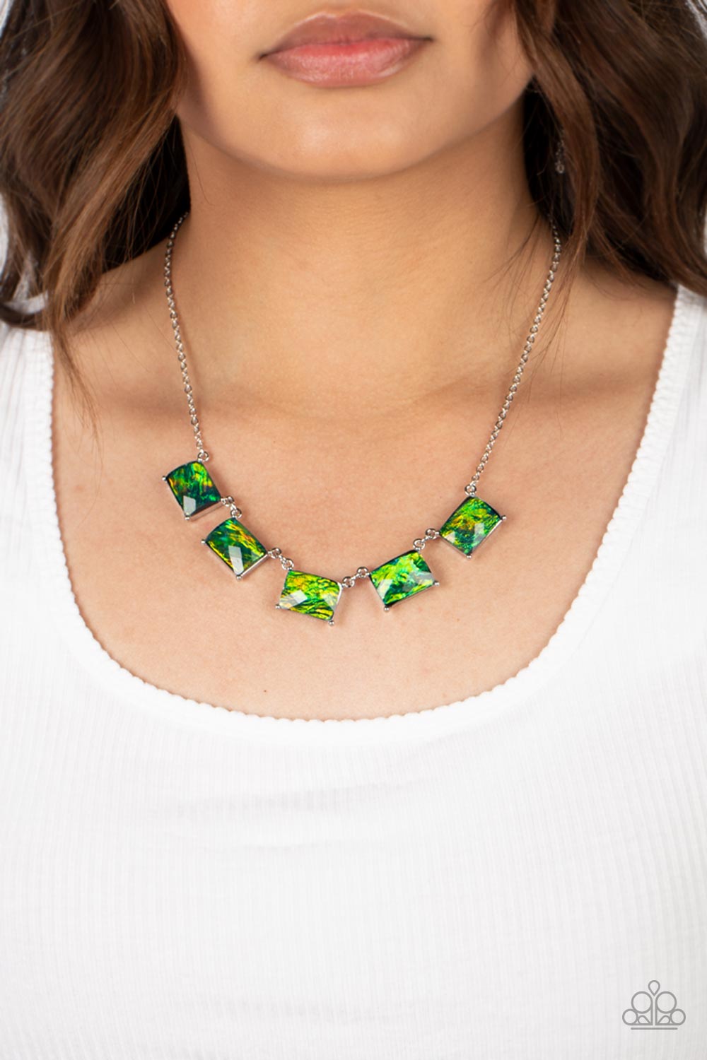 Paparazzi  Opalescent Oblivion - Green Necklace