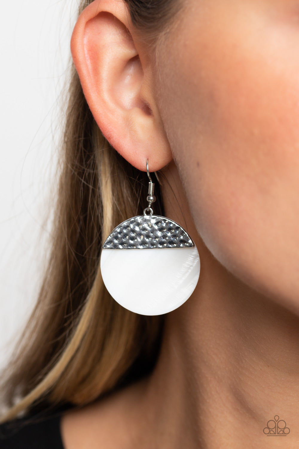 Paparazzi SHELL Out - White Earrings