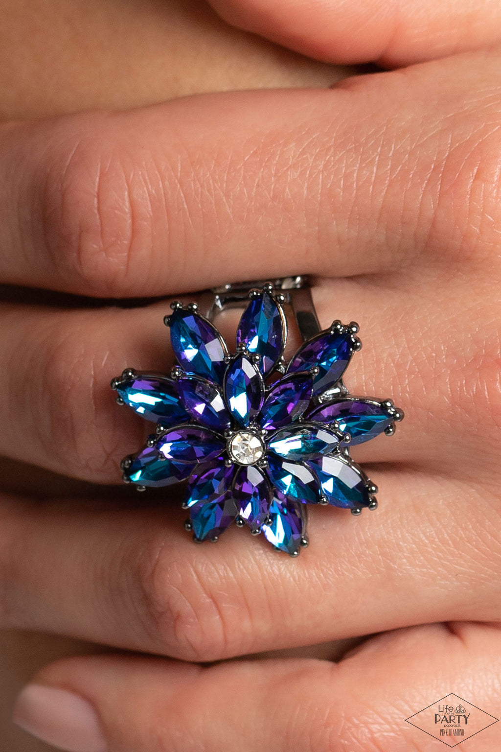 Paparazzi Am I GLEAMing? - Multi (Blue Iridescent) Ring