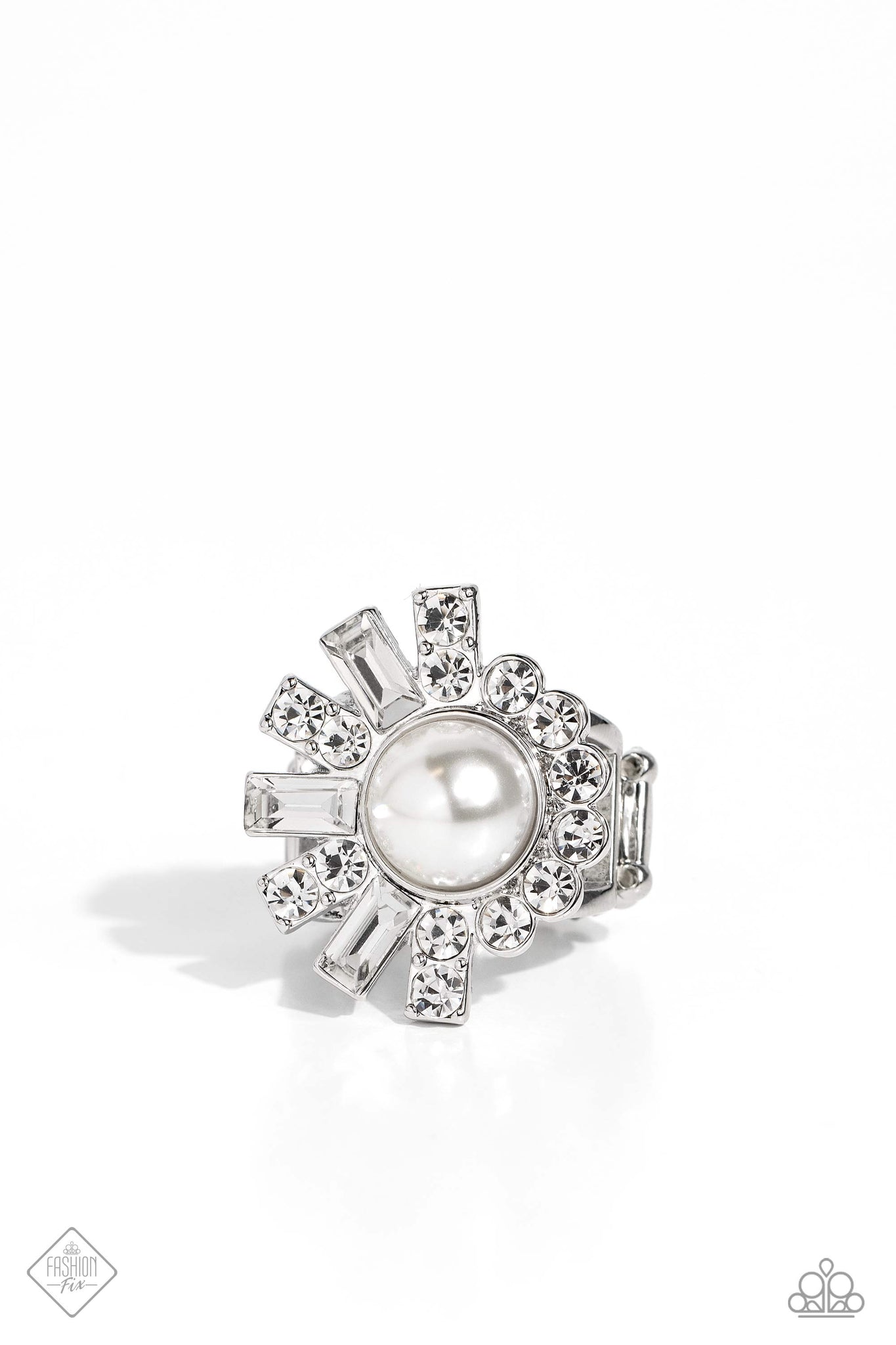 Paparazzi Gatsby Getaway - White Ring
