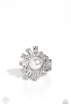 Paparazzi Gatsby Getaway - White Ring